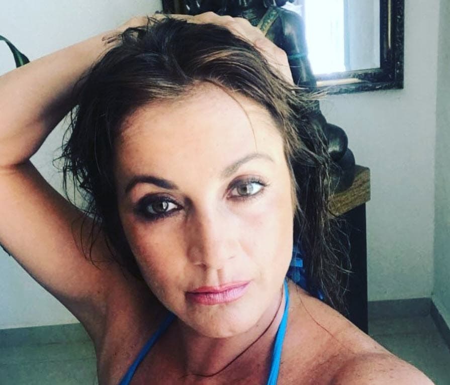 La mexicana se vio obligada a recurrir a una alternativa para conseguir dinero: 
<b><a href="https://www.univision.com/famosos/adios-a-uber-alejandra-procuna-regresa-a-las-telenovelas-despues-de-4-anos-sin-trabajo-en-television-fotos" target="_blank">ser chofer de Uber. </a></b>
<br>