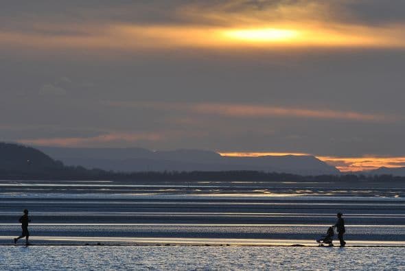 Incluyendo escuelas, además de algunos comercios y oficinas privadas.