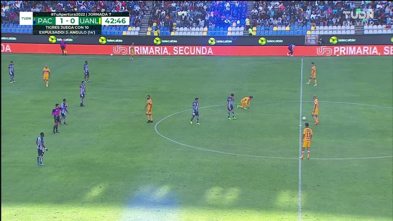 ¡TIRO ATAJADO! disparo por André-Pierre Gignac.