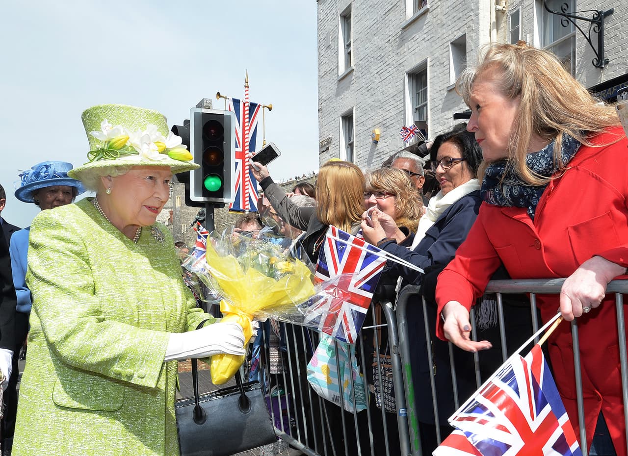 Le dieron unas flores.
