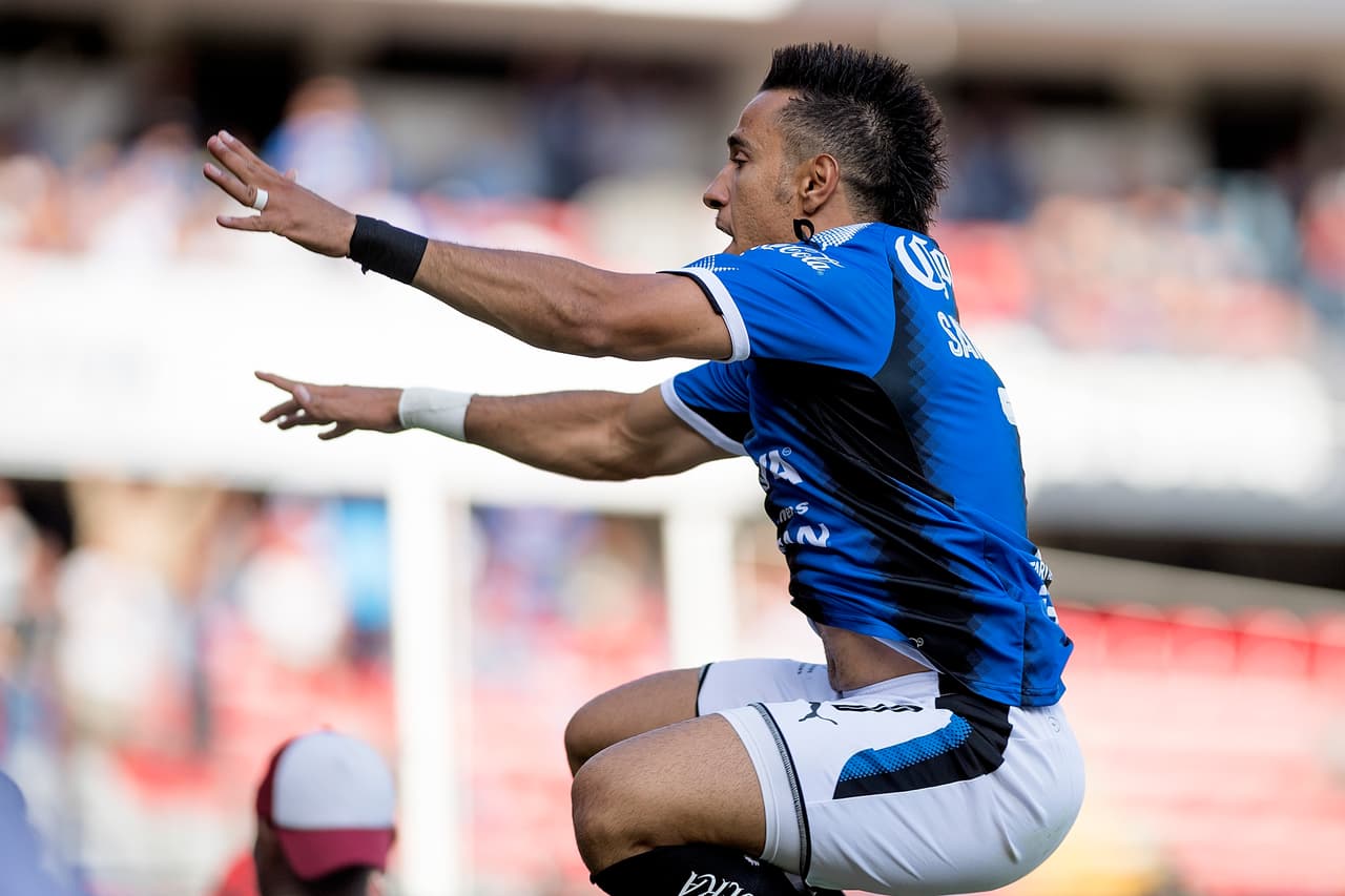 Sanvezzo remató de pierna izquierda desde el centro del arco para vencer a Moises Muñoz.