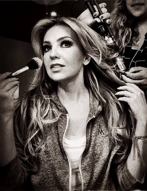 Thalía también una de las estrellas que hizo de las suyas, pero no dejó de ponerse bella.