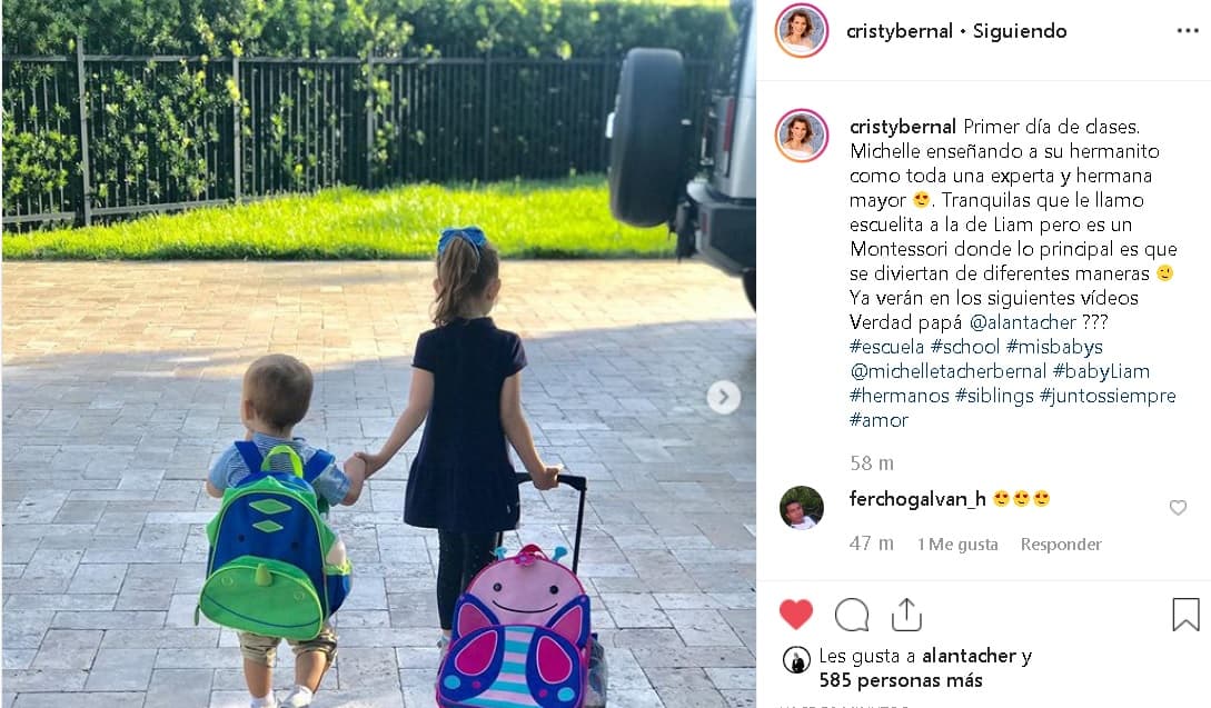 Cristy Bernal también publicó una pequeña galería de fotos donde describe cómo fue el regreso a clases de Michelle enseñándole a su hermanito la nueva etapa.