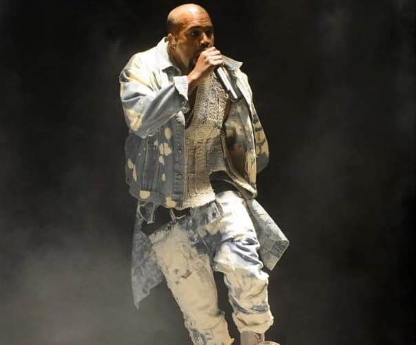 El sitio que más le gusta después de los escenarios, son las pasarelas, por lo que tenía que incursionar en el mundo de la moda.