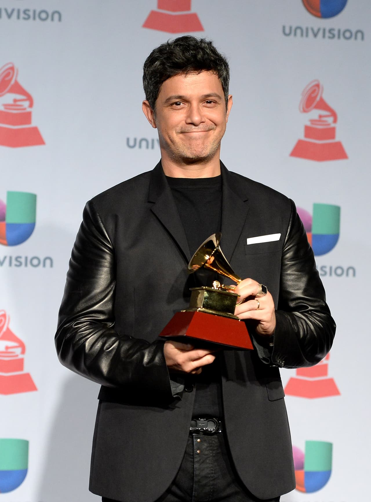 Alejandro Sanz ha tenido cambios de imagen a lo largo de los años en Latin GRAMMY, así lo vimos en 2013.
