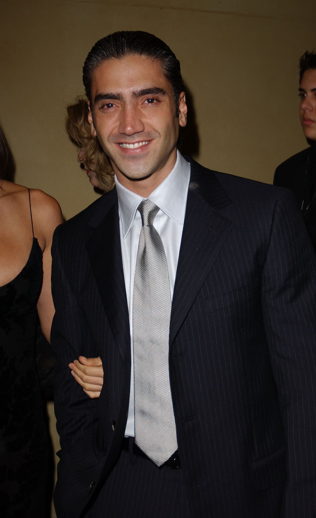 Los años han pasado, pero recordemos como lucía 'El Potrillo' en 2002, podemos ver que prefería no usar barba.