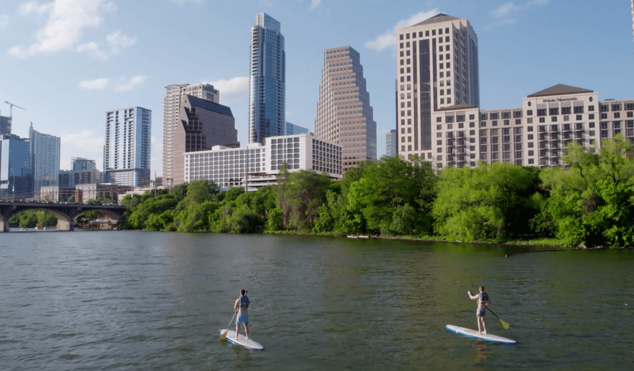Austin ofrece varios lugares para escapar del calor durante las temperaturas sobre los 100 grados 