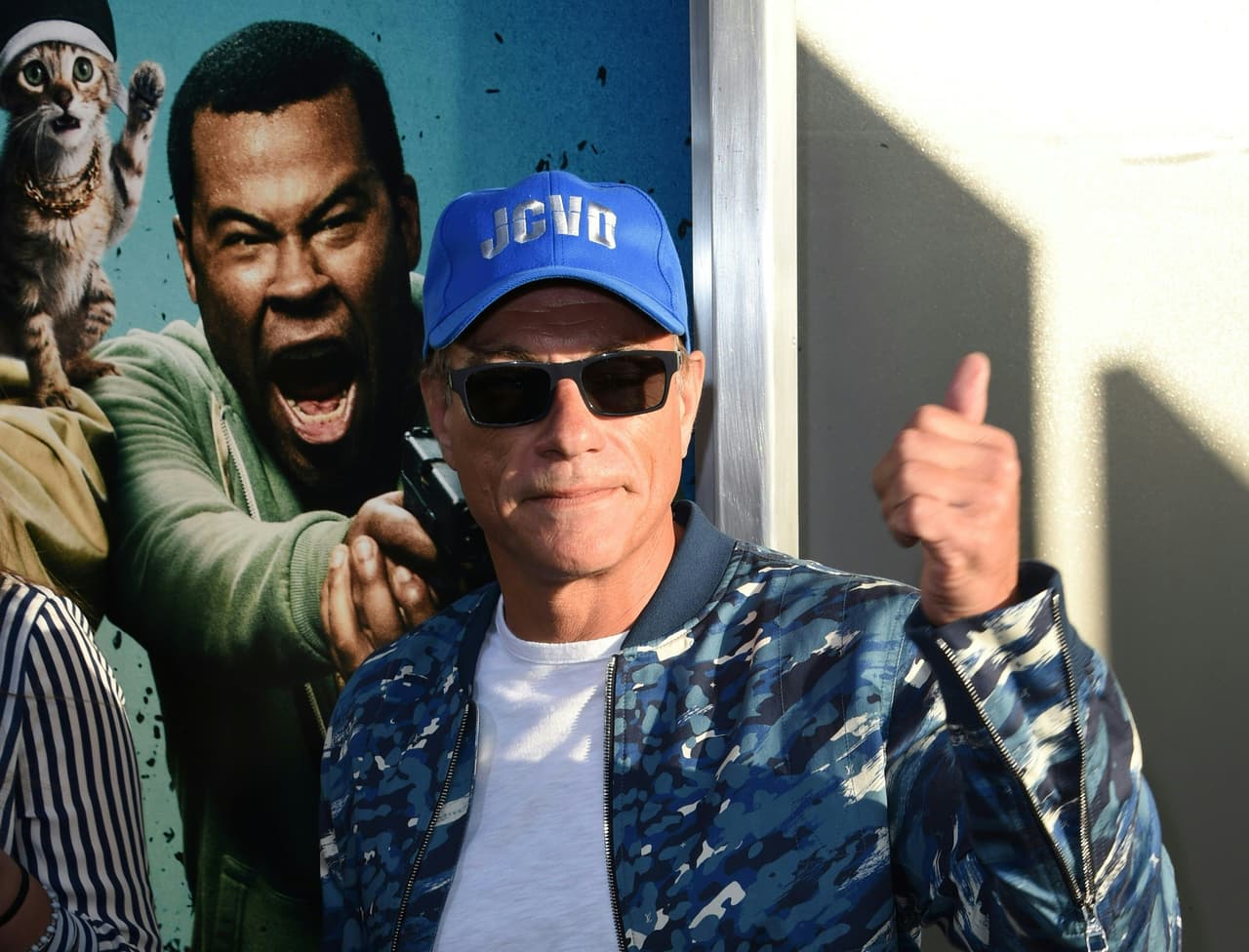 El director de ambos episodios, Michael Lembeck, acusó a Van Damme de haber arruinado el día de rodaje. Mencionó que entonces descubrieron que el actor no estaba preparado. Lo llamó "arrogante".