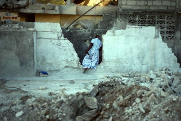 En el ámbito de la salud, el plan prevé construir o reconstruir entre enero y octubre 10 hospitales y 30 clínicas y el inicio de la reconstrucción de otros 20.