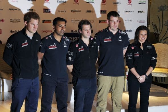 En cada una se tardaba cerca de una hora - ¡y hasta tenían un lugar para sostener el papel higiénico! Mira aquí los videos más chismosos.