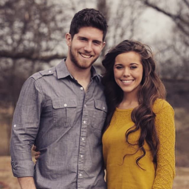Jessa Seewald, aquí con su marido, dijo que las acciones de Josh "fueron incorrectas" y se consideran víctimas, pero defiende a su hermano de ser un violador.