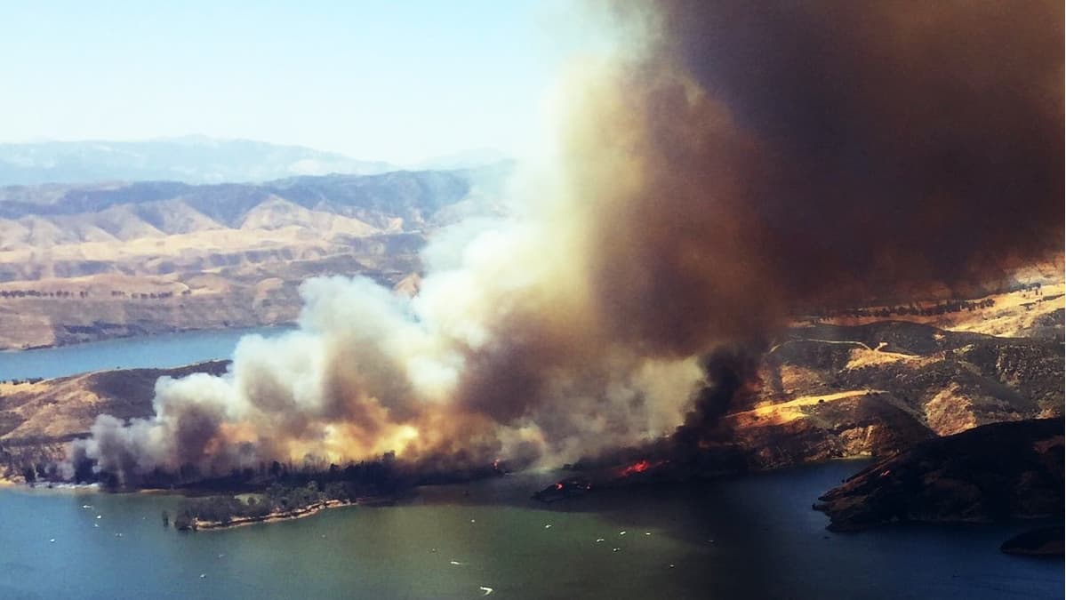 Cinco incendios se desatan en el Sur de California mientras azota una ola de calor 