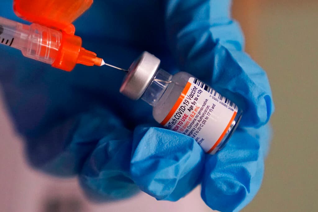 <b>Southside ISD, Susan Hall Community Clinic </b>- 1460 Martinez Losoya Rd., 78221
<br>Ofrecido por: Metro Health
<br>
<br>Las vacunas de segunda dosis se pueden obtener en cualquier lugar que ofrezca vacunas contra el covid-19.