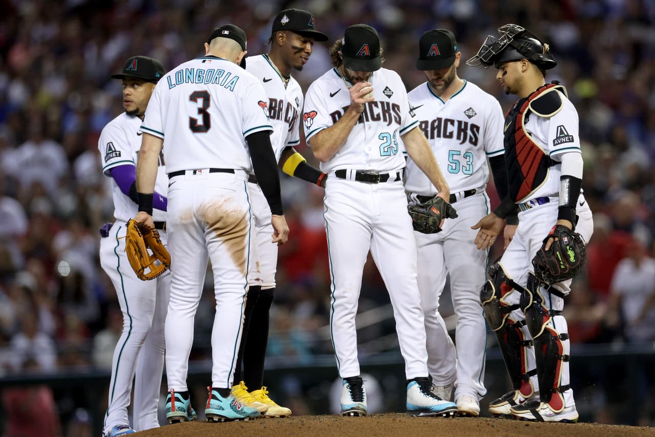 Texas Rangers se impusieron 5 carreras a cero en el quinto juego de la Serie Mundial, para conquistar su primer título de Grandes Ligas frente a los Arizona Diamondbacks.