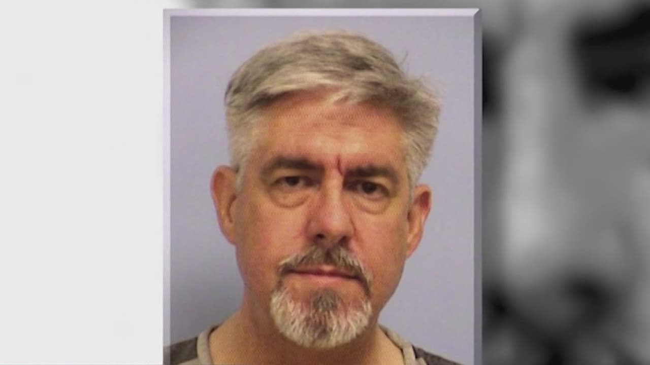 Detienen a un hombre que amenazó con un arma a un conductor por no hablar inglés