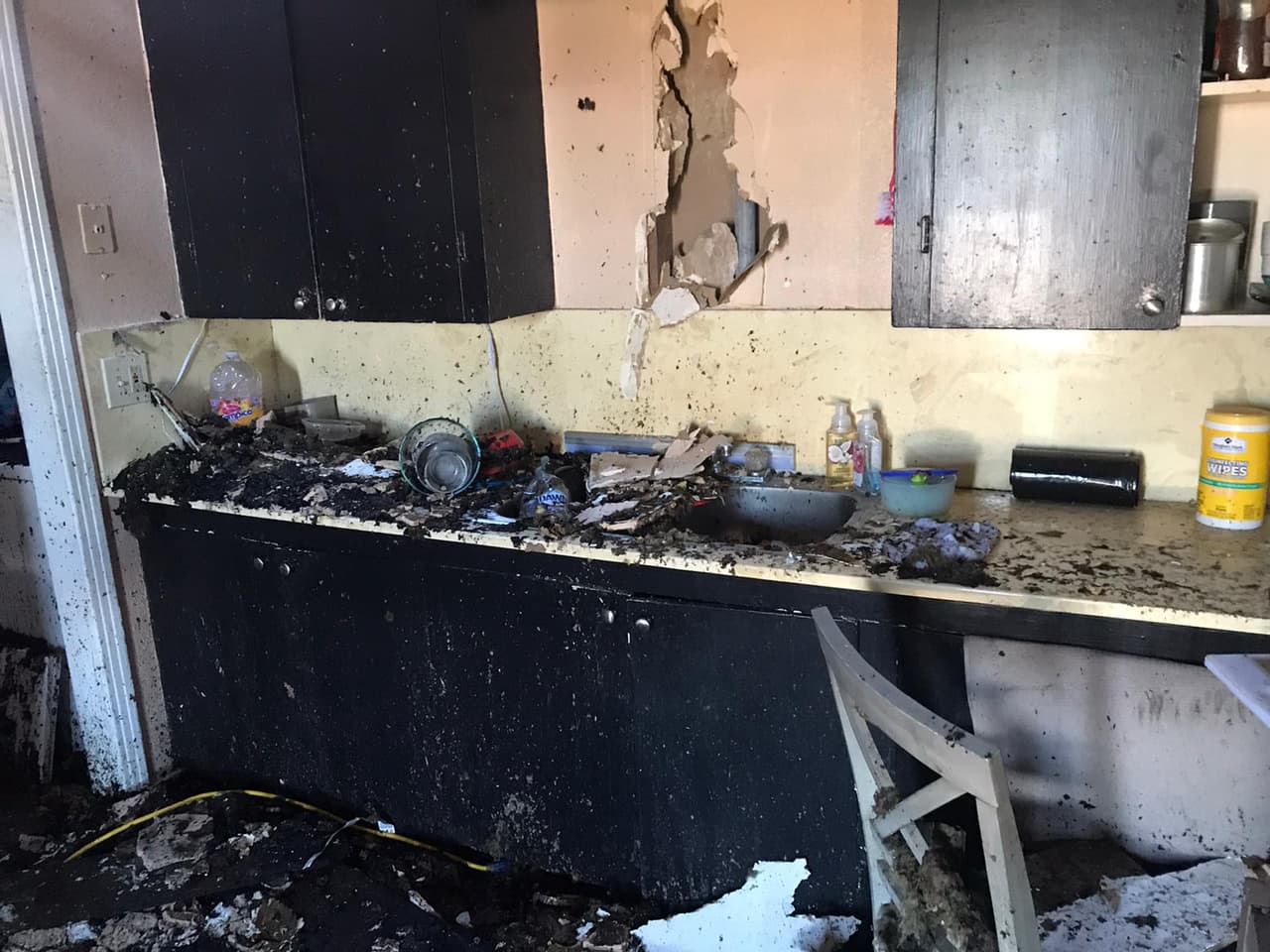 Héctor Rojo asegura que tenían dos meses de haberse mudado a esta vivienda.