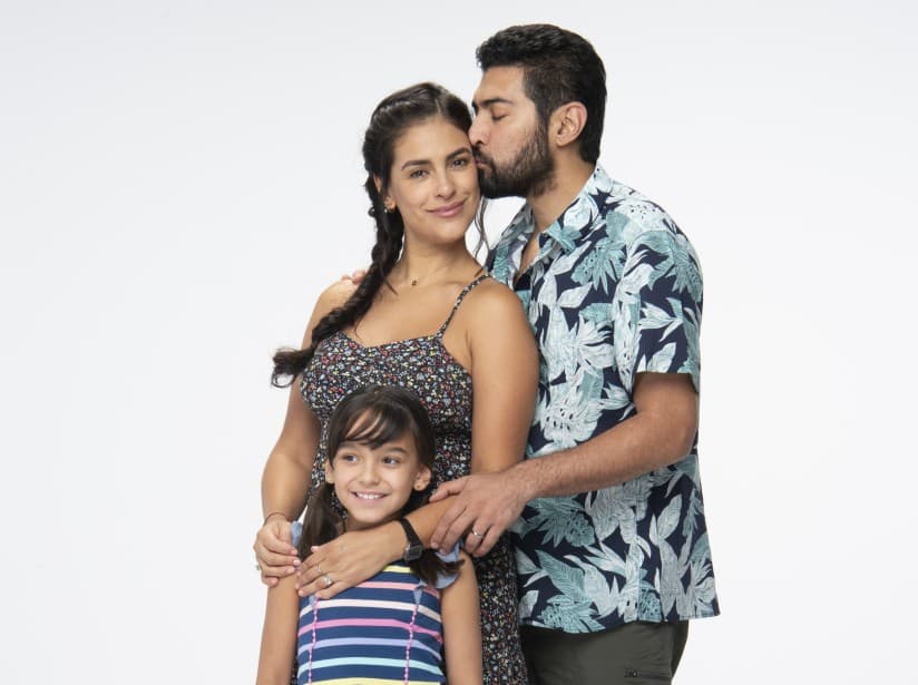 Ianis Guerrero da vida a Aureliano Méndez Canul, hijo de Margarita y esposo de Mariana, con quien tiene una hija, Xóchitl. Siendo el hijo favorito se aprovecha de ello para chantajear a su madre. Tiene el vicio del juego y eso le trae problemas con su esposa.