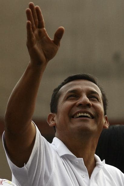 Fujimori, de 35 años, rechazó el viernes expresiones del Nobel de Literatura Mario Vargas Llosa quien dijo que votar en una hipotética segunda vuelta entre ella y Humala sería como elegir entre "el sida y el cáncer terminal".