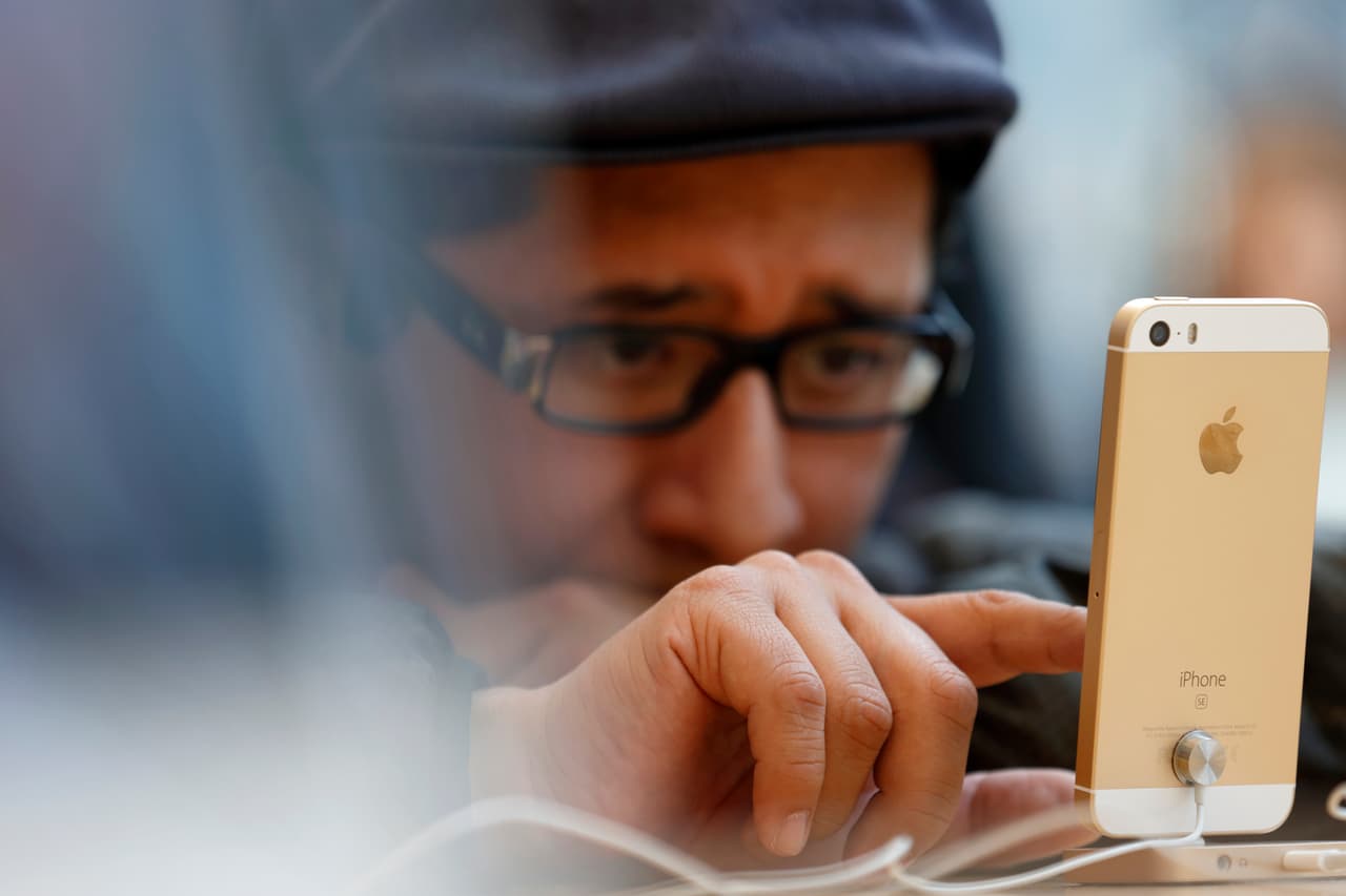 El zombi de los cruces judiciales: el duelo Apple-Gobierno sigue vivo en Brooklyn