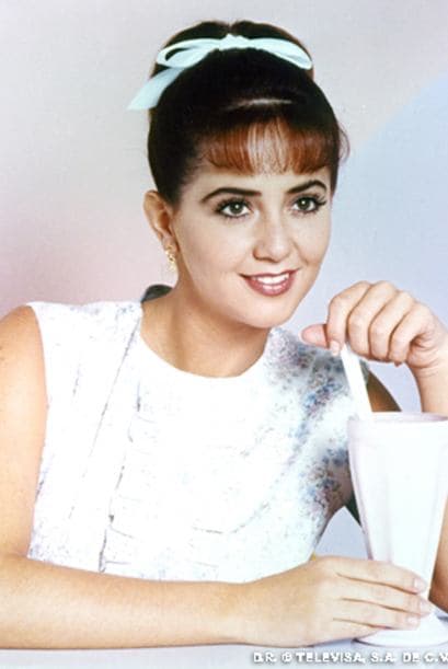 En 1992, Andrea Legarreta participó en la telenovela 'Baila Conmigo' y compartió créditos con Paulina Rubio, Eduardo Capetillo y Bibi Gaytán.