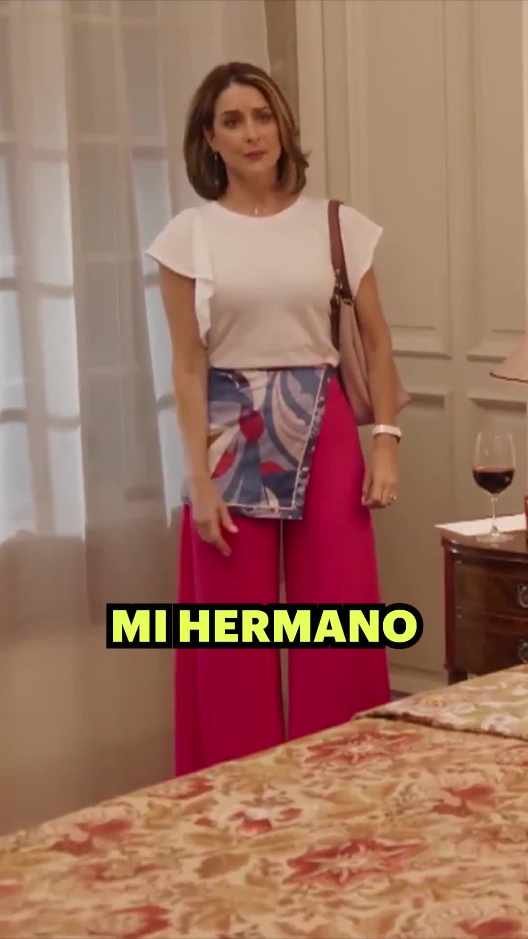 Daniela descubre que Karen esconde un romance