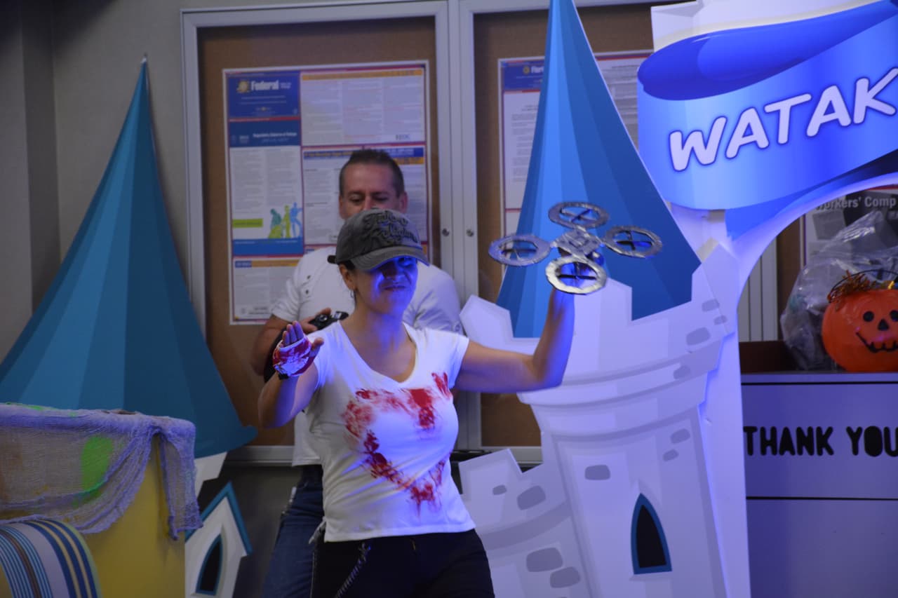 Desde el clásico payaso horrífico hasta los cuentos de hadas, pero con un toque diferente, se celebró el concurso este viernes en las oficinas de Univision en Miami.