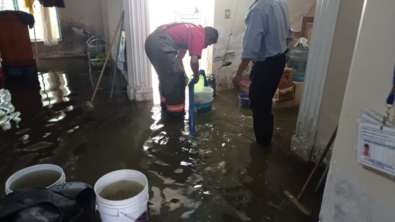 La 
<a href="https://twitter.com/FerVilchisMx/status/1435212162453155840" target="_blank">coordinación de Protección Civil</a> citada por medios indicó que las víctimas son una mujer y un hombre que fallecieron por incidencias relacionadas al crecimiento de las aguas.