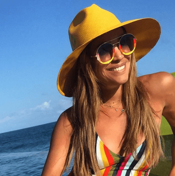 También la vimos disfrutando del sol y la belleza del mar.