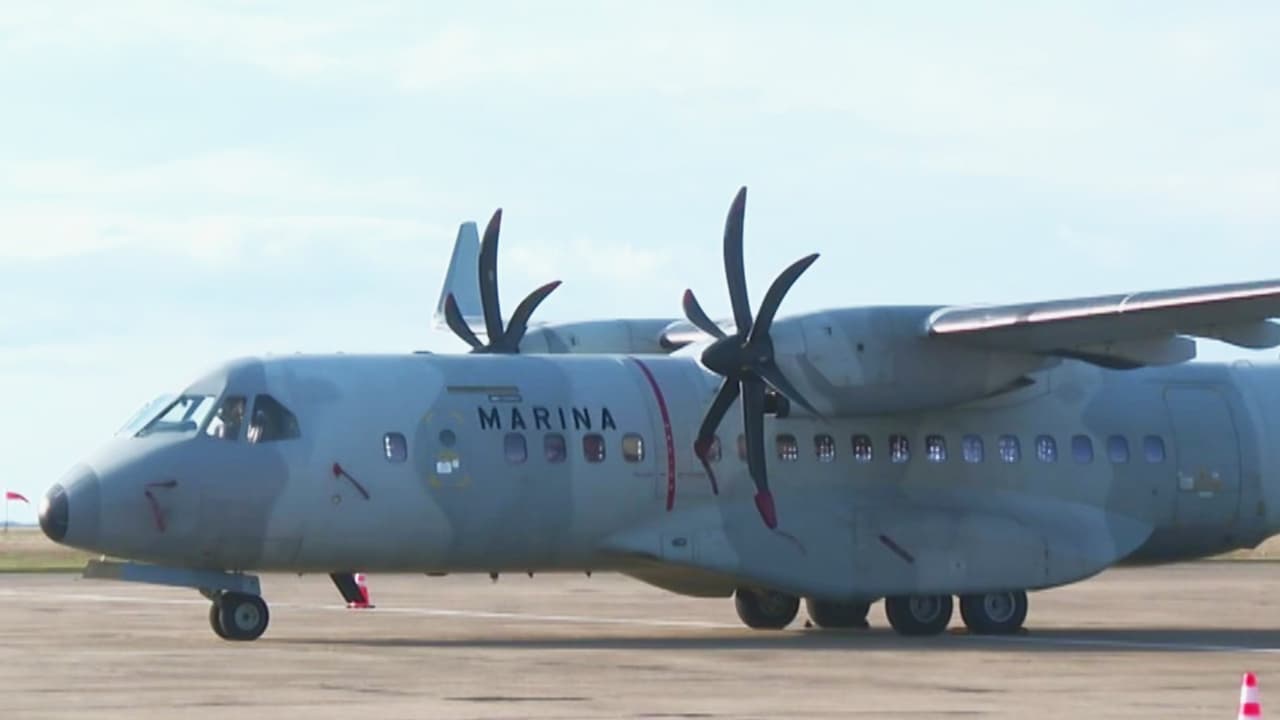 Avión de la Marina de México llega a Galveston para repatriar los cuerpos de mexicanos