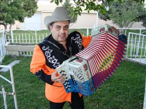 Para finalizar la lista, hay que mencionar a Artemio Peña, exintegrante de Los Traileros del Norte, quien falleció el pasado 16 de octubre y que será recordado por su forma de 'hacer llorar' al acordeón.