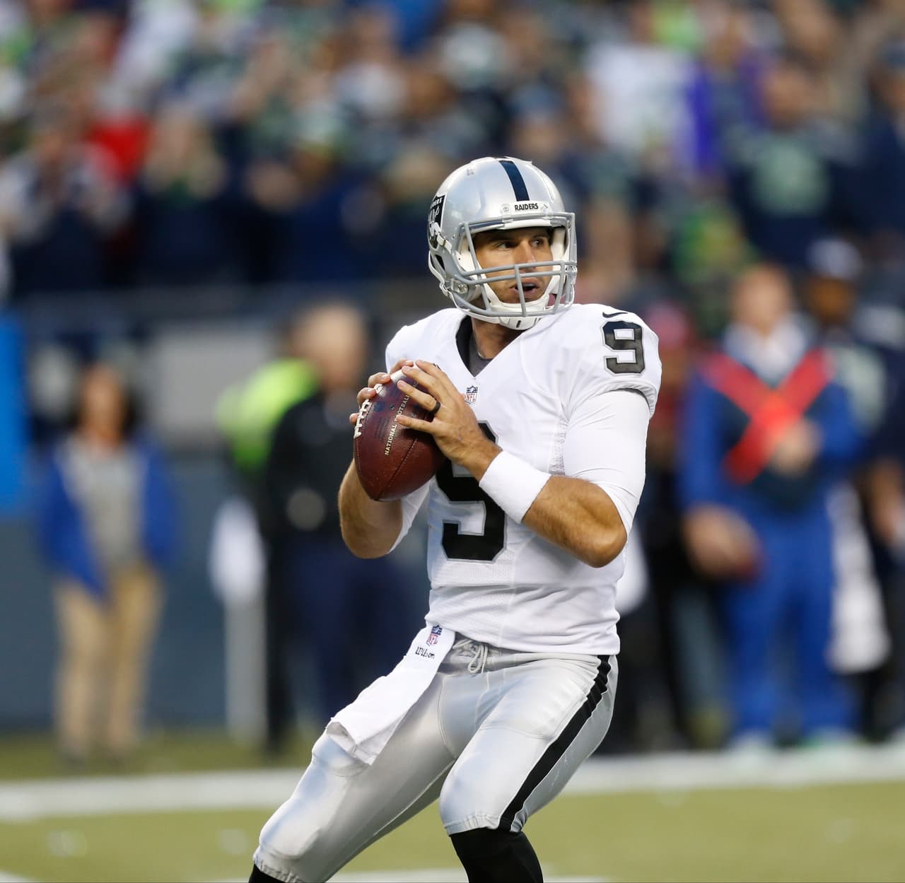 Los Denver Broncos contratan al quarterback Christian Ponder como suplente de Osweiler