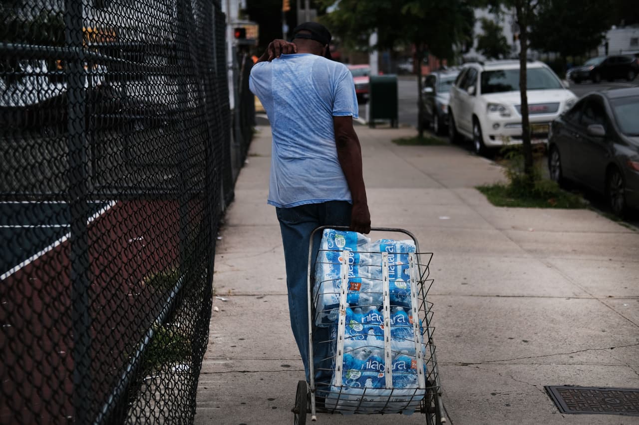 <b>NEWARK, NEW JERSEY</b>
<br>La ciudad ha tenido problemas con el envenenamiento por plomo en su suministro de agua y con crímenes violentos.