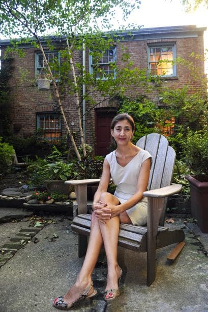 Mientras tanto Betncourt señaló "Dudé en contarlo", según publicó el diario francés "Libération", pero no se sabe hasta dónde llegarán lo enfrentamientos de declaraciones entre las dos ex rehénes.