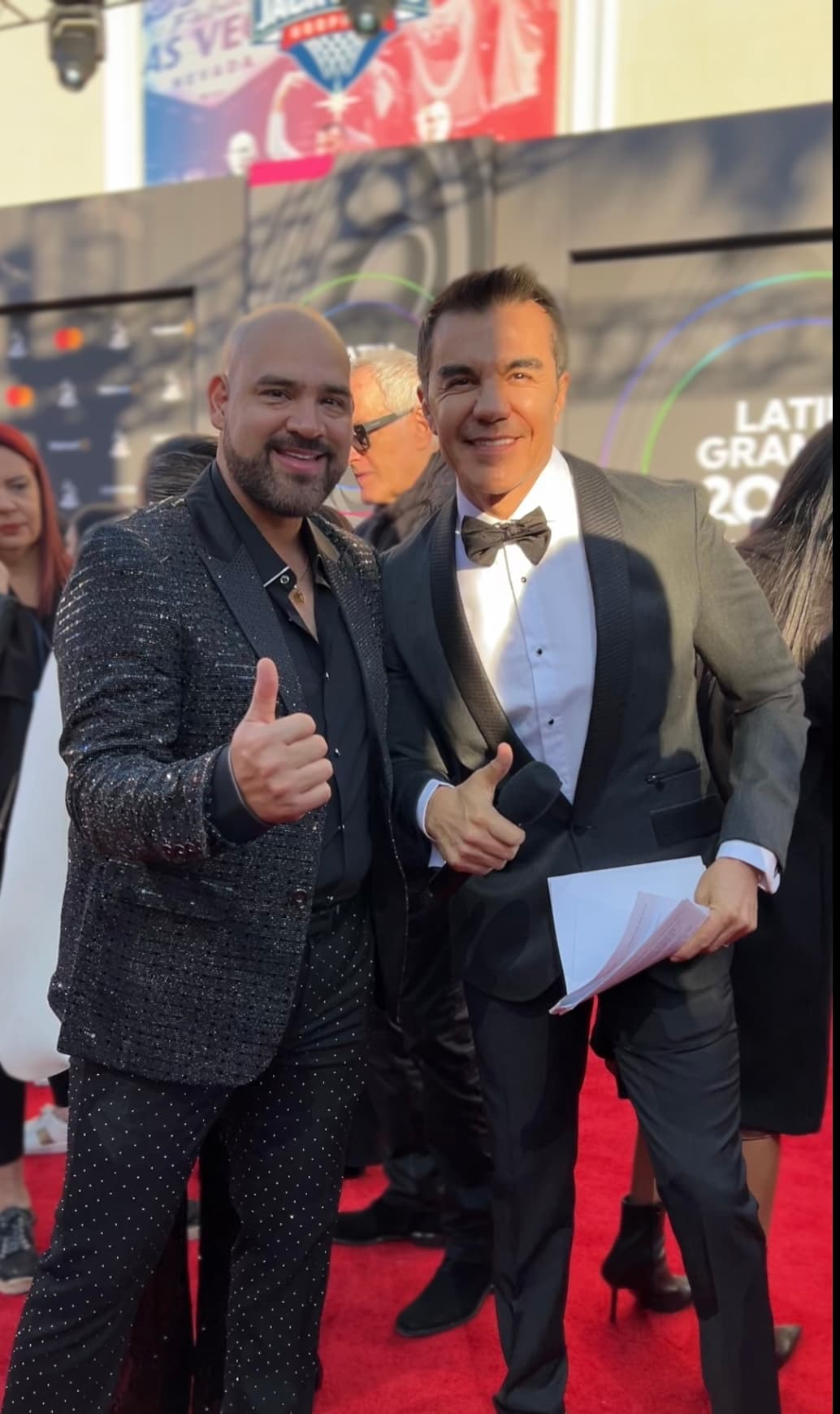 Uno de los locutores de Noche de Estrellas, 
<b><a href="https://www.univision.com/temas/adrian-uribe">Adrián Uribe</a></b>.