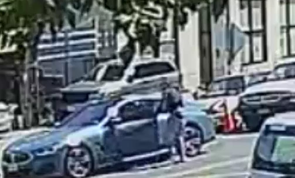 Sospechoso amaga con arma y asalta a mujer frente a su hija de 6 años en el Bronx