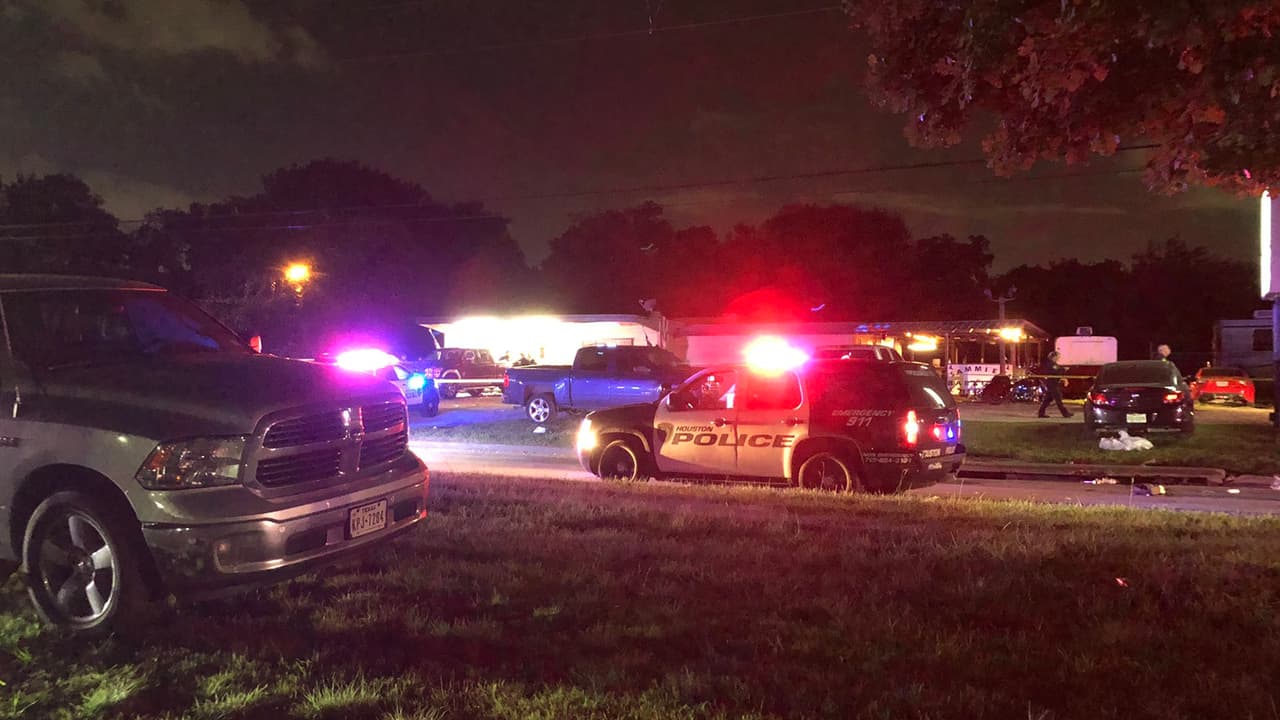 Reportan un hombre muerto y tres heridos de bala tras tiroteo en restaurante al norte de Houston