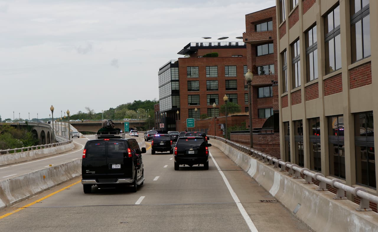 Transportar explosivos (menos dos puntos).