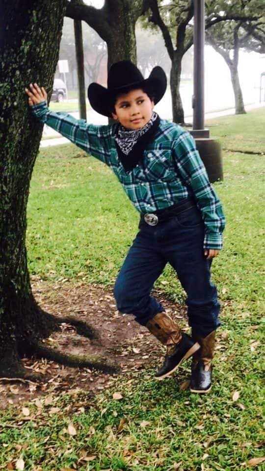 <a href="https://www.facebook.com/profile.php?id=100004450651691&comment_id=Y29tbWVudDozNzM5NTkxODM2MDY5MTY1XzM3Mzk2Njc3ODkzOTQ5MDM%3D">Grethel Patricia Gutierrez Mena</a> Mi texano ❤