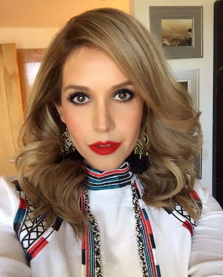 ¡Pero qué estilo,
<b><a href="http://www.instagram.com/erikareynaonair/">Erika</a></b>!