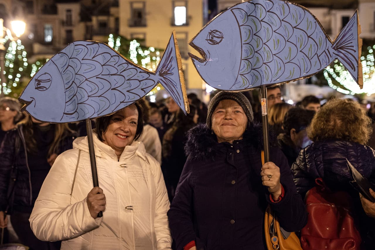 El líder derechista se ha burlado de los ¿“sardinistas?” escribiendo mensajes en su cuenta Twitter, como uno en el que aseguró que le gustaba más los gatos “porque comen sardinas cuando tienen hambre”.