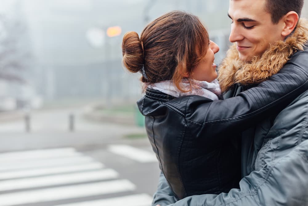 <b>Tauro</b>
<br>
<b>Romances a la luz de la Luna</b>
<br>En noviembre tu regente Venus, estará directo en tránsito por dos signos: en Libra hasta el 7 y entonces se desplazará a Escorpión. Habrá un bellísimo plenilunio en tu signo, la primera semana del mes, el día 4. La influencia de este evento lunar anuncia romances, e inclusive, en el caso de los tauranos que están alejados o separados de alguien querido, el reencuentro, la reconciliación muy dulce y la vida en común caminando ambos por distintos caminos, pero en la misma dirección.