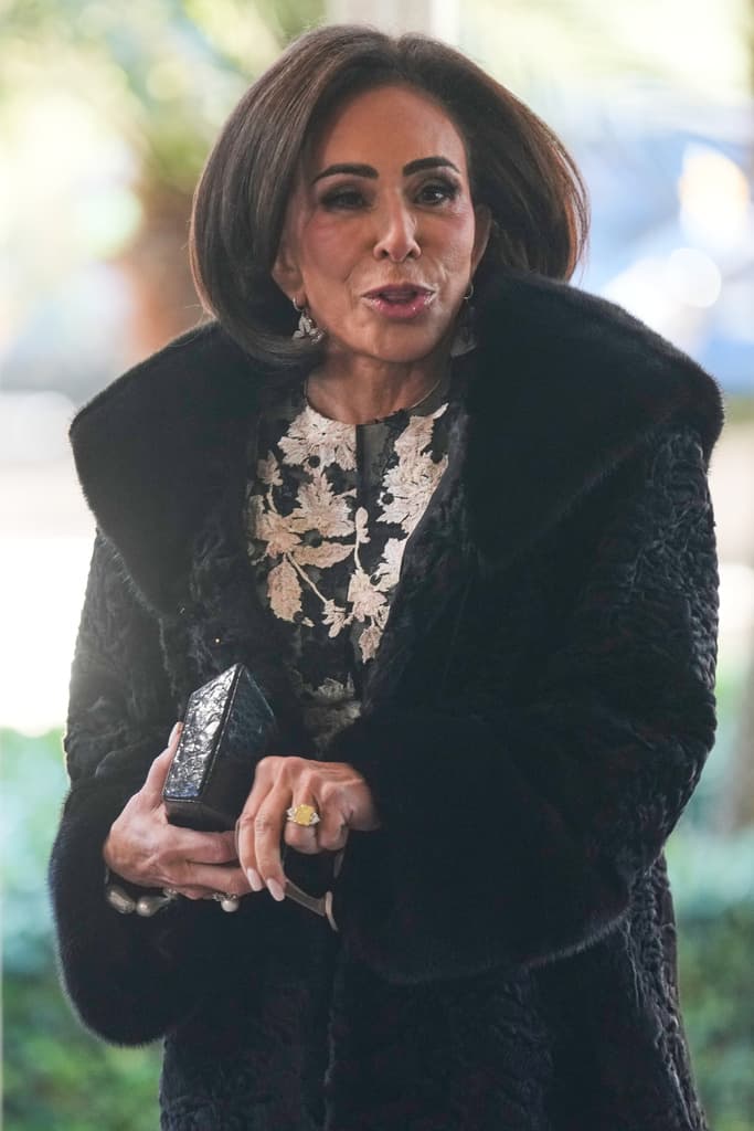 La fiscal federal del Distrito de Columbia, Jeanine Pirro, tampoco faltó al enlace.