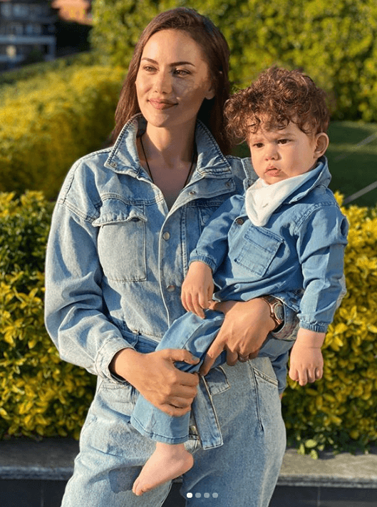 Además, felicitaron a la actriz por el Día de las Madres el pasado 10 de mayo.