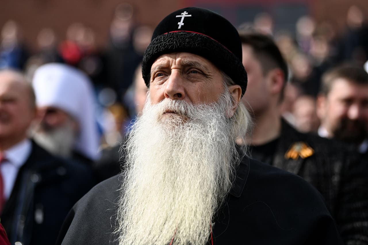 “El peligro aumentaba día a día” y “Rusia ha dado una respuesta preventiva a una agresión”, dijo Putin para justificar la invasión. El líder ruso ha acusado repetidamente a Ucrania de albergar intenciones agresivas, con el apoyo EEUU y sus aliados, afirmaciones que han sido negadas.
<br>