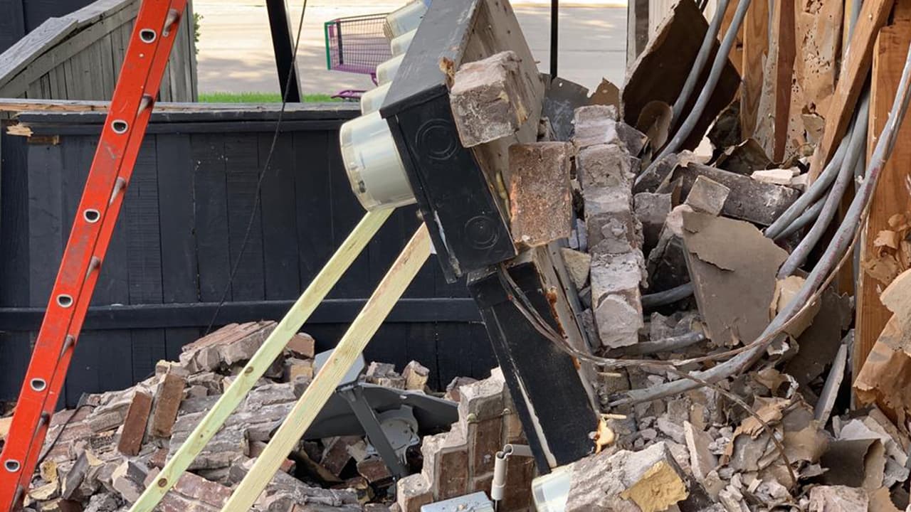 No se reportaron heridos sólo los vehículos dañados y el susto de los residentes.