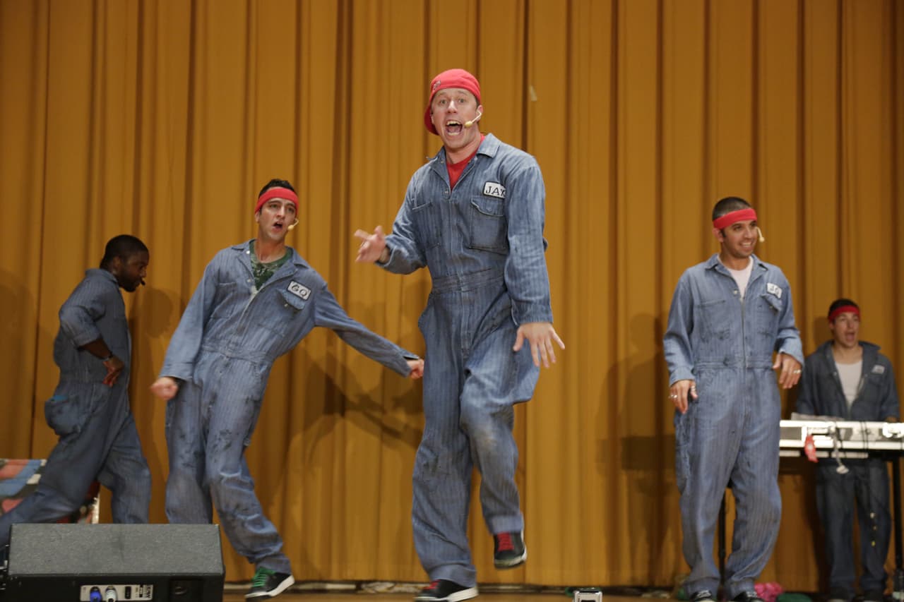 <b>El Teatro de Shakespeare:</b> el Teatro Shakespeare de Chicago ofrece un amplio espectro de experiencias teatrales durante todo el año, atrayendo y entreteniendo a audiencias de todos los ámbitos de la vida y de todo el mundo. 
<a href="https://www.chicagoshakes.com/plays_and_events/calendar" target="_blank">Este es el calendario</a> de obras teatrales.