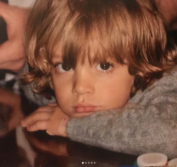 Con el paso de los años, el pequeño se ha ido pareciendo cada vez más a su famoso papá.