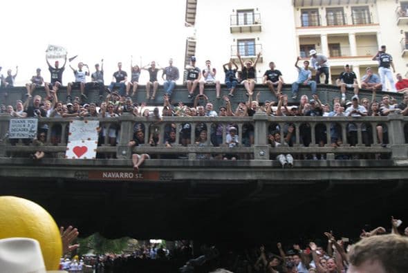 Photos: Spurs Championship Parade 2014 Barges