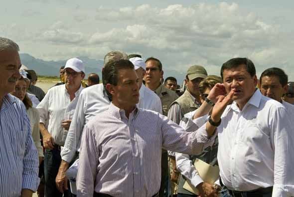 Autoridades en Cabo San Lucas afirmaron plan de seguridad con 'mano dura' condra los saqueos en las zonas devastadas por el paso de Odile. Gobierno de Estados Unido habilitó los siguientes números de contacto para información relativa a ciudadanos americanos extraviados en el área de la península de Baja California en México. Desde U.S. & Canada: 1-888-407-4747 Desde el extragero: 1 202-501-4444 Email: OdileEmergencyUSC@state.gov