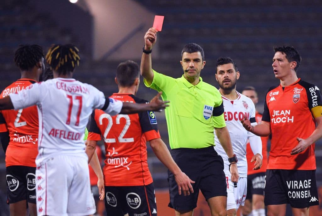 Stade Brestois venció en casa 2-0 al Nice. Cierran la jornada a media tabla con 26 y 22 unidades, respectivamente.